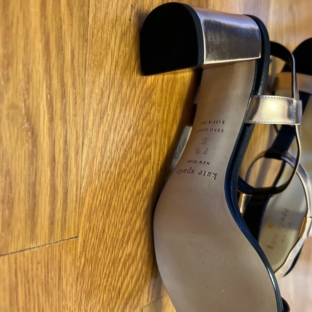Kate spade Asha sandals gold and black T-strap - Picture 4 of 4